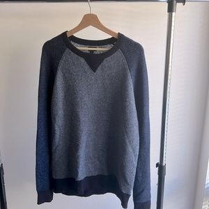Men’s J Crew 100% wool sweater. Item is in great condition. Size L.